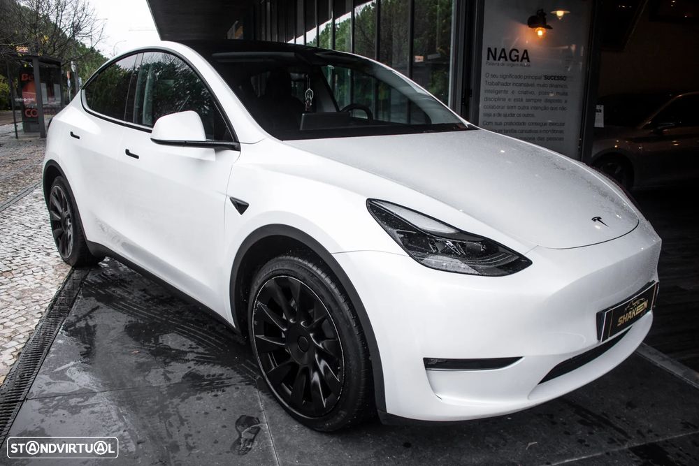 Tesla Model Y Long Range Dual Motor AWD - 4