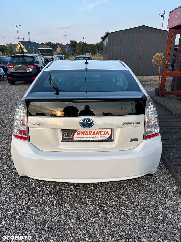 Toyota Prius (Hybrid) - 5