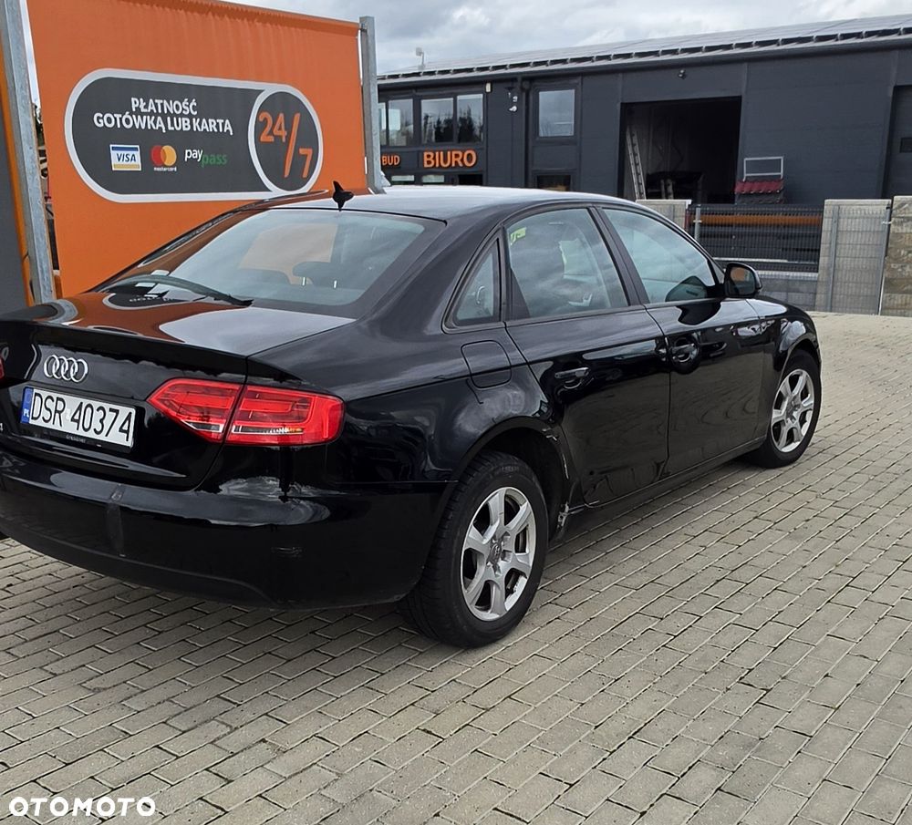 Audi A4 Limousine - 4