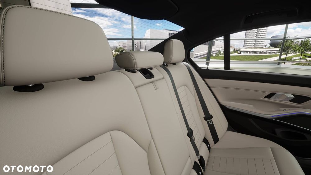BMW Seria 3 330d xDrive mHEV M Sport - 13