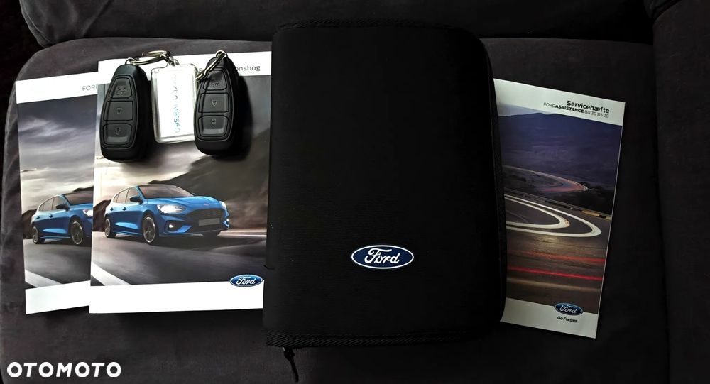 Ford Focus 1.5 EcoBlue Start-Stopp-System ST-LINE DESIGN - 40