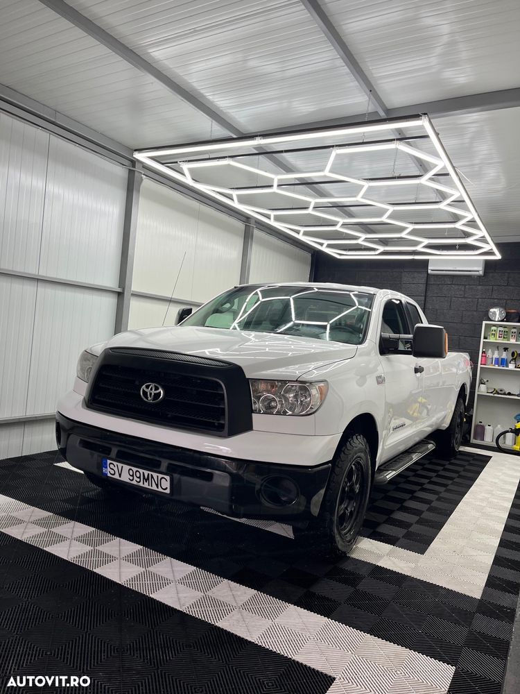 Toyota Tundra - 1