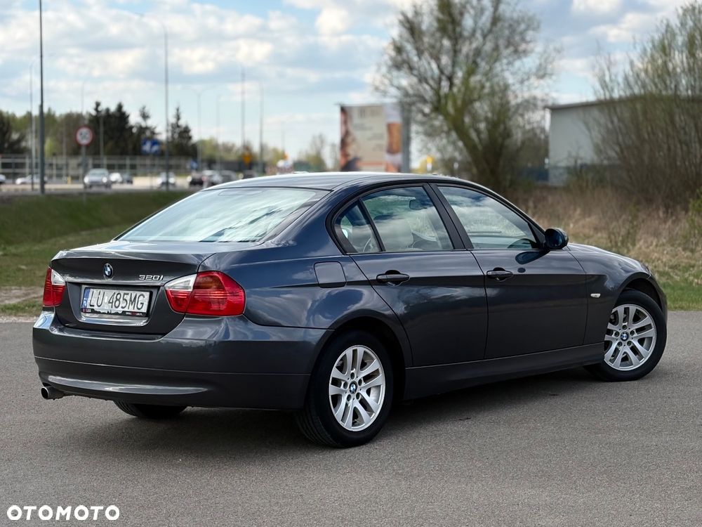 BMW Seria 3 320i - 6