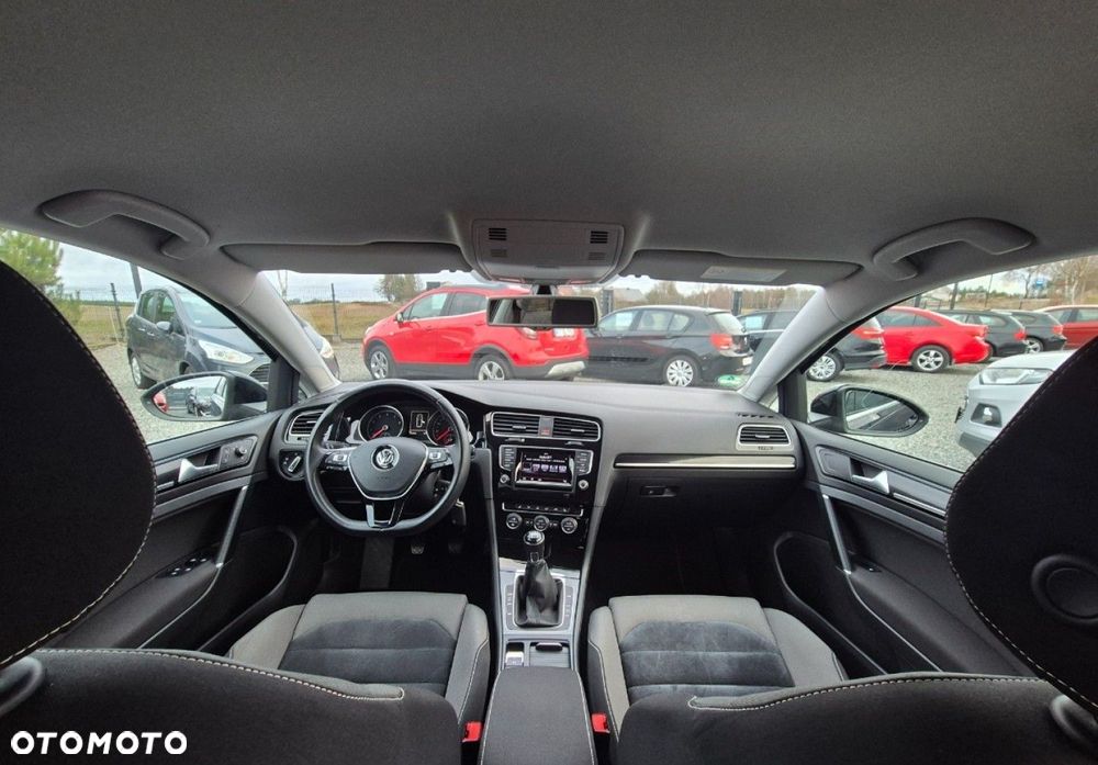 Volkswagen Golf - 12