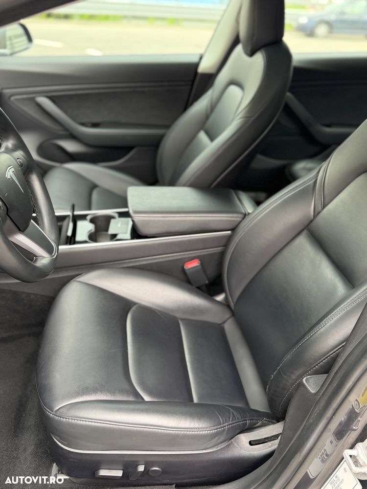 Tesla Model 3 - 7