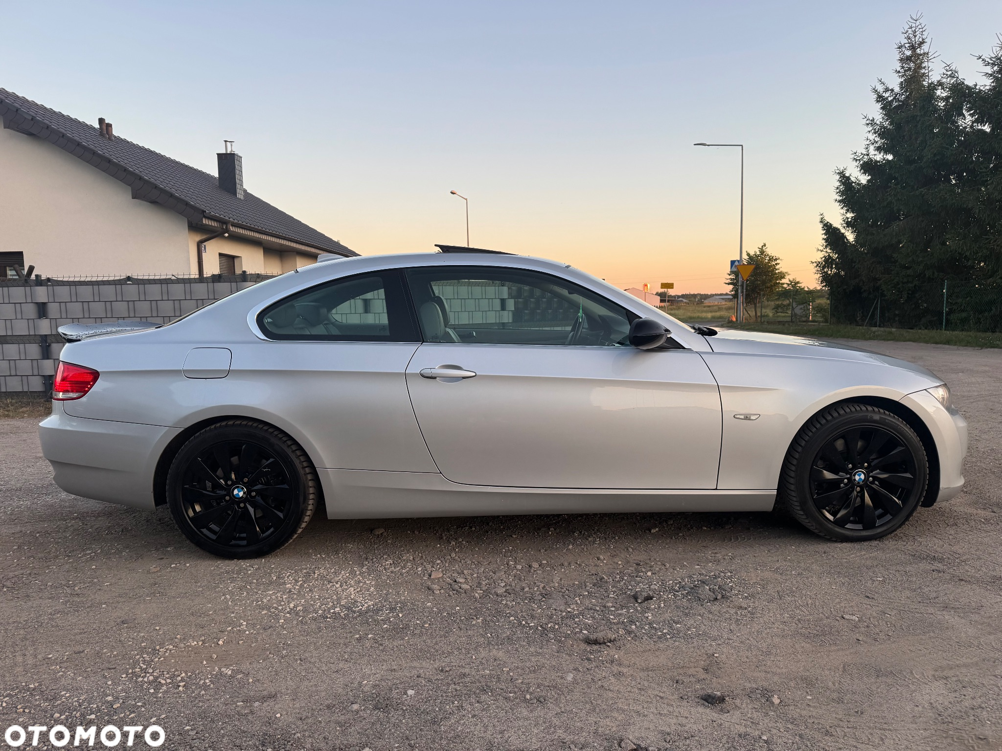 BMW Seria 3 325i Coupe - 8