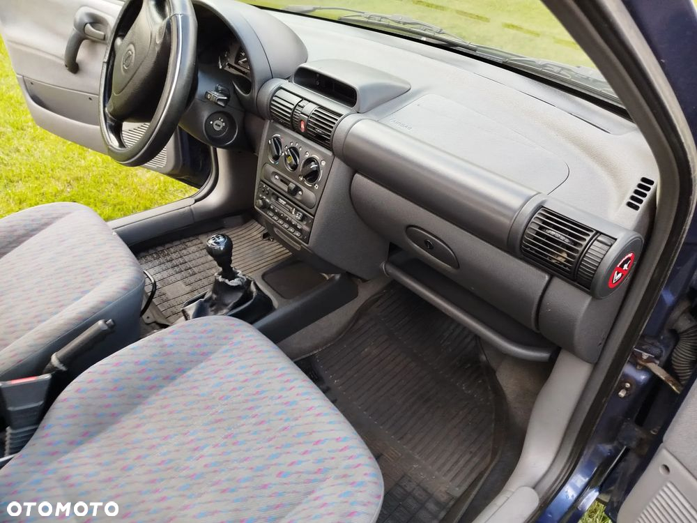 Opel Corsa - 17
