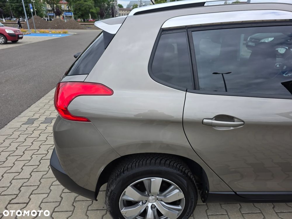 Peugeot 2008 1.2 Pure Tech Style EU6 - 5