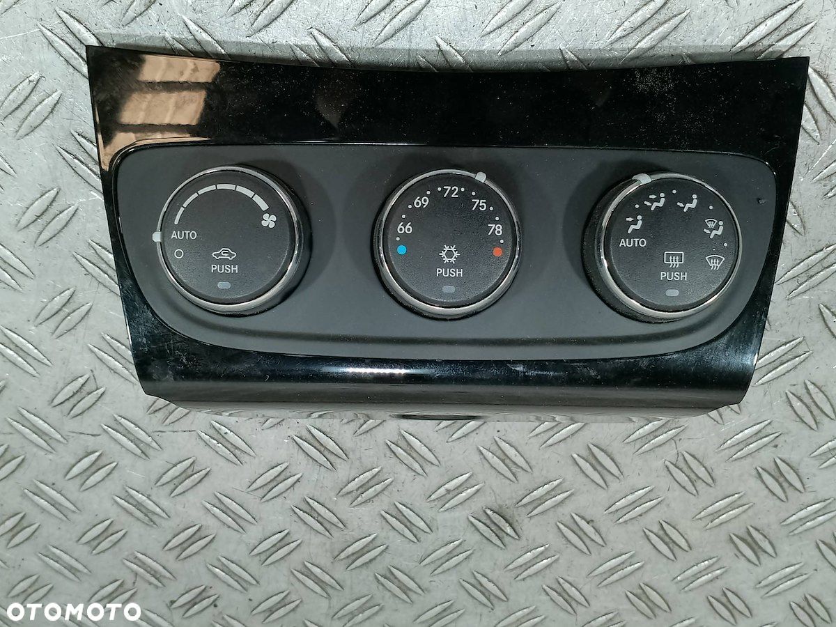 PANEL NAWIEWU CHRYSLER 200 (JS) 1116100731 - 1