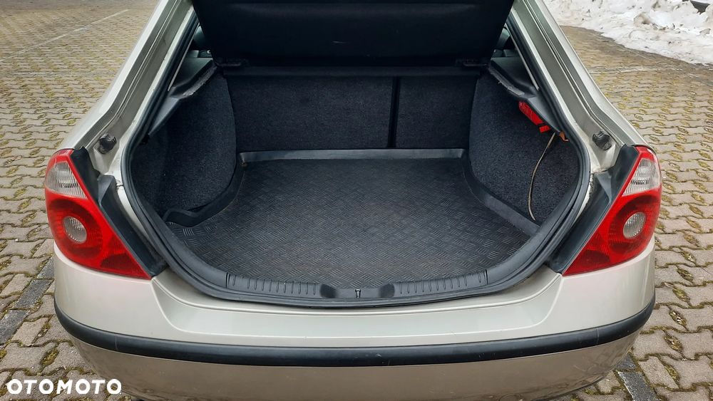 Ford Mondeo 1.8 Ambiente - 6