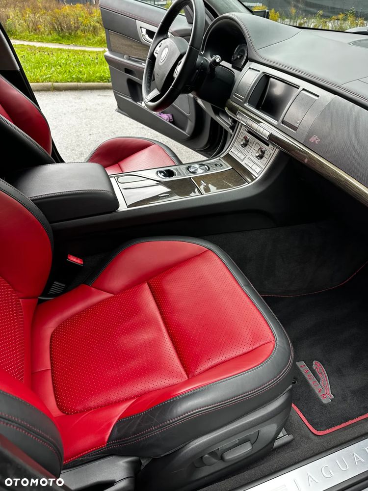 Jaguar XF XFR - 29