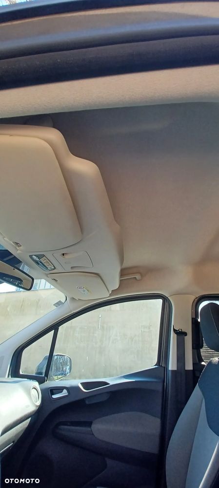 Ford Tourneo Courier 1.0 EcoBoost S&S Ambiente - 21