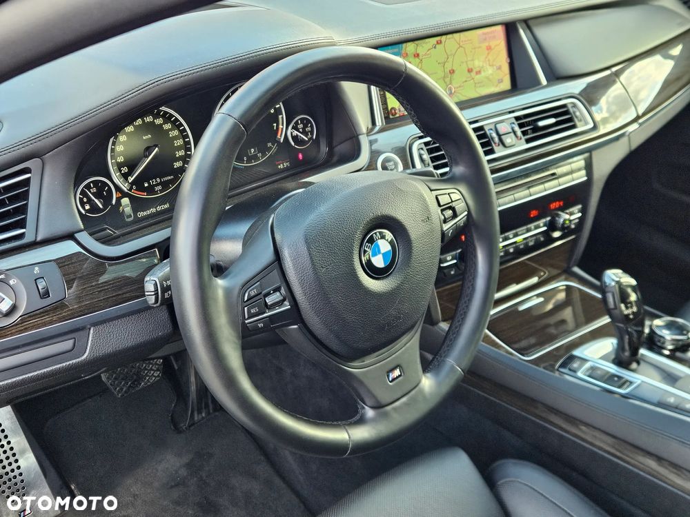 BMW Seria 7 750i xDrive Edition Exclusive - 12