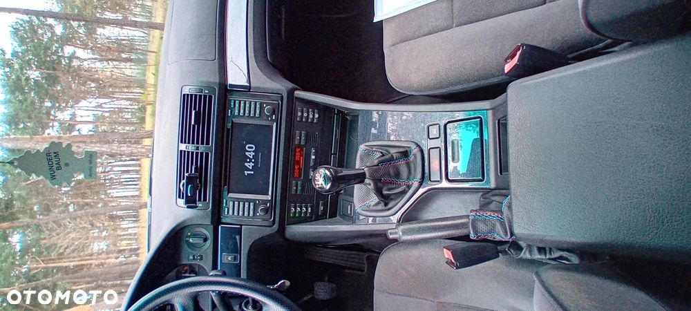 BMW Seria 5 520i - 25