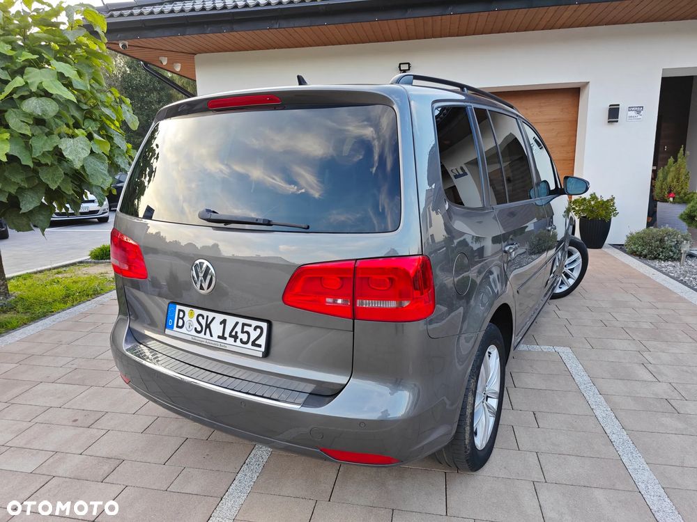 Volkswagen Touran - 13