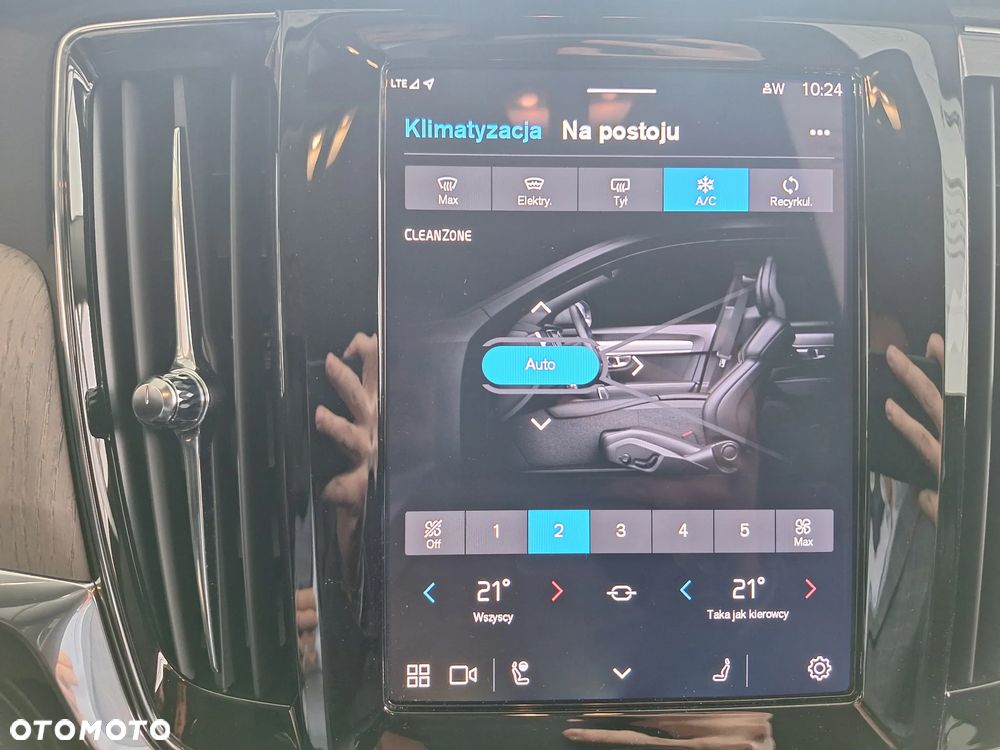 Volvo V90 T8 AWD Plug-In Hybrid Plus Dark - 17