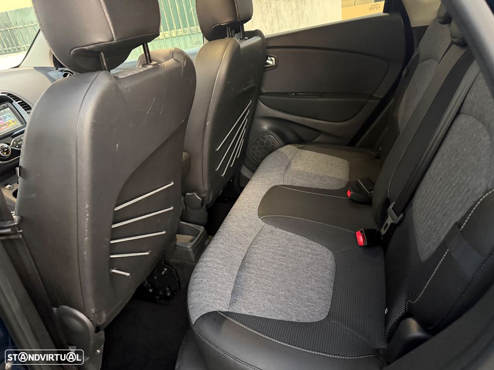 Renault Captur TCe 130 GPF INTENS - 17
