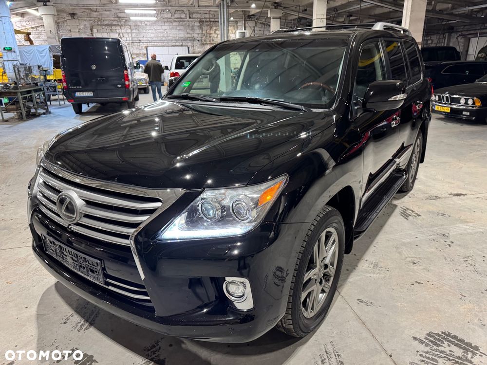 Lexus LX 570 - 2