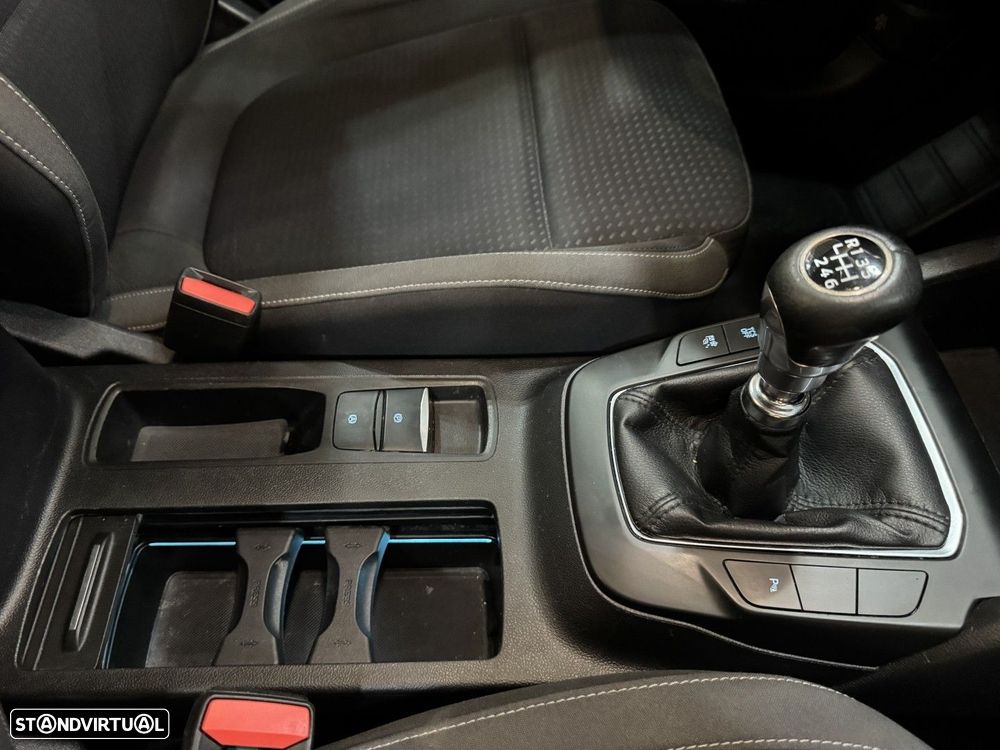 Ford Focus SW 1.5 TDCi EcoBlue ST-Line - 27