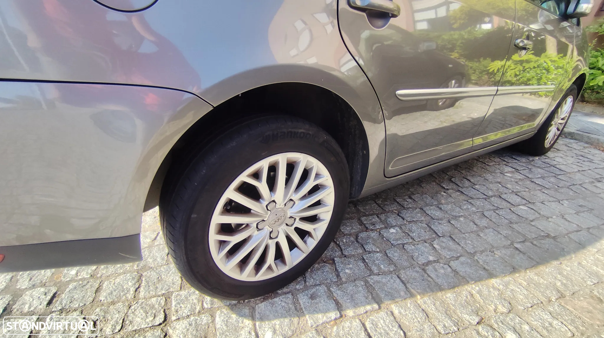 VW Touran 1.9 TDi Highline 7L - 3