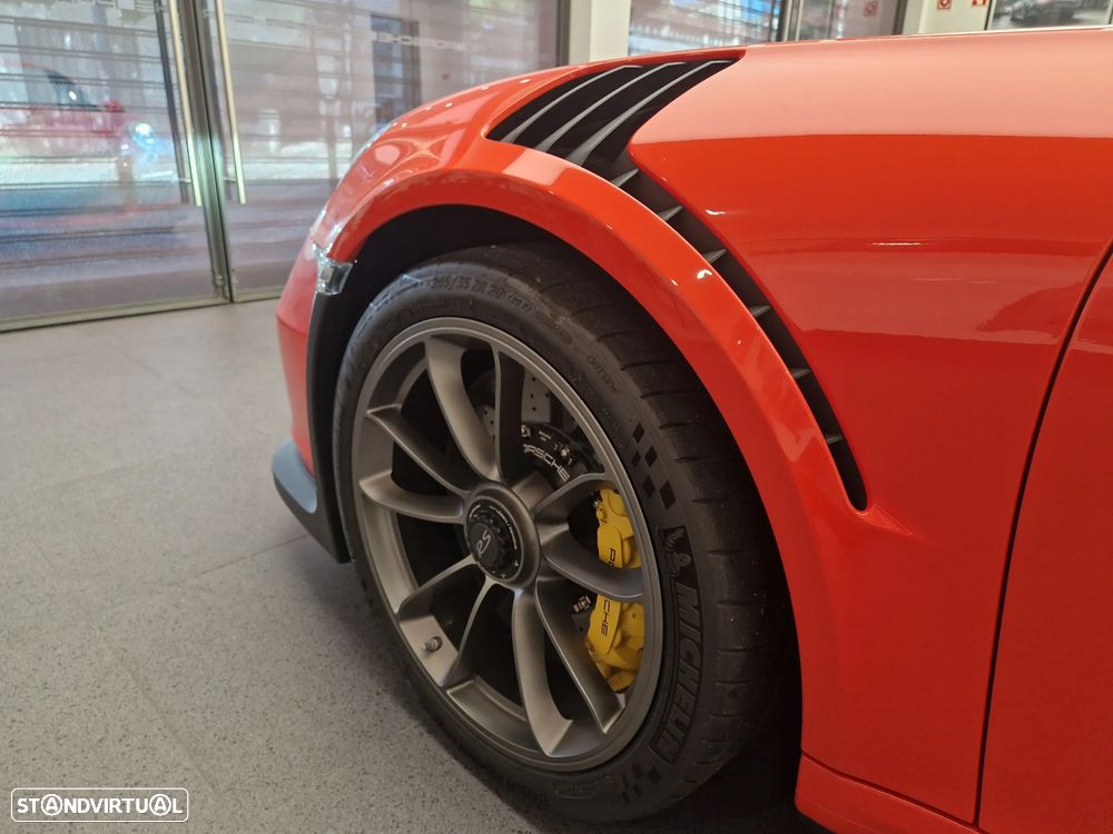 Porsche 911 (991) GT3 RS - 11