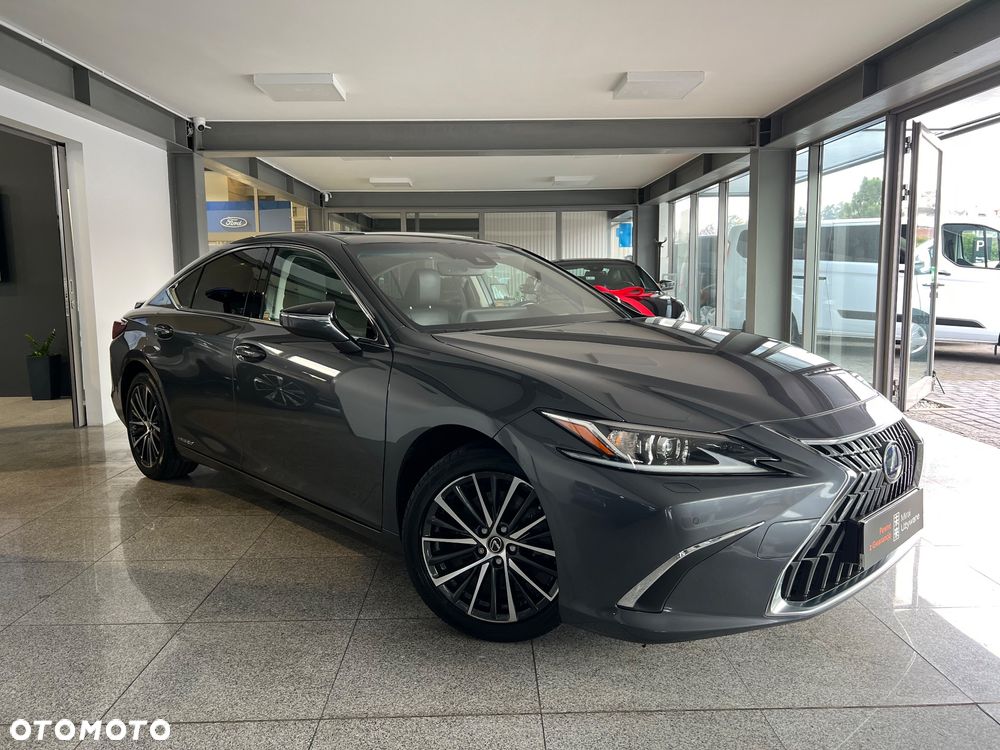 Lexus ES 300h Business Edition + - 2