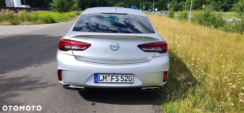 Opel Insignia 2.0 T 4x4 GSi S&S - 11