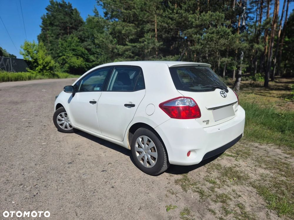 Toyota Auris 1.4 D-4D Luna EU5 - 12