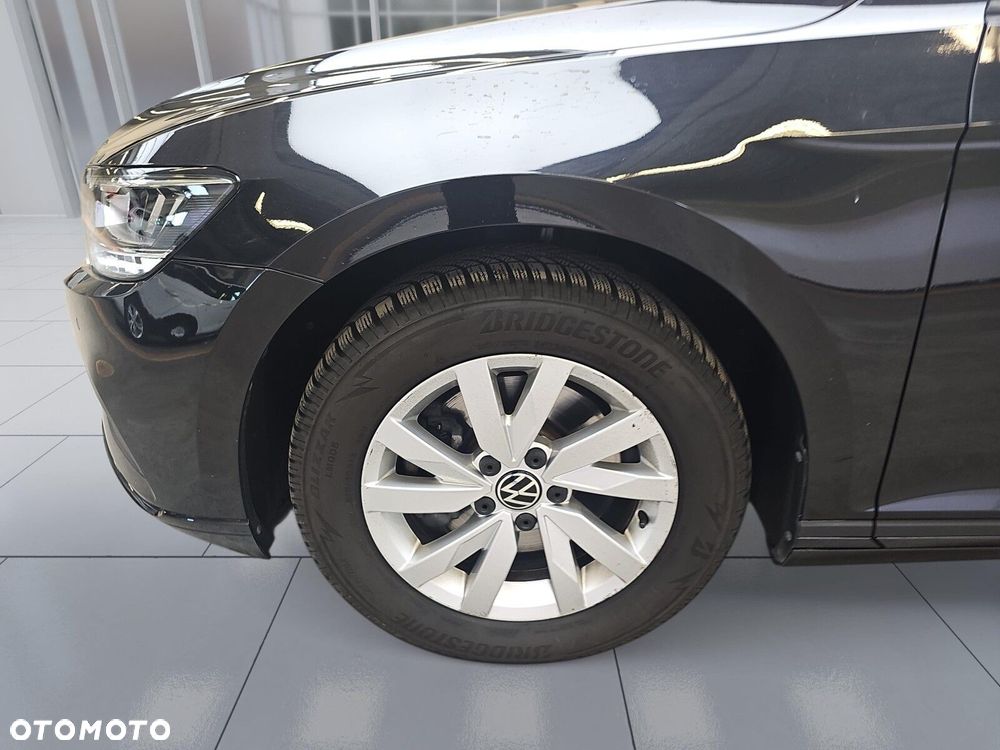 Volkswagen Passat Variant 2.0 TDI EVO Essence DSG - 33