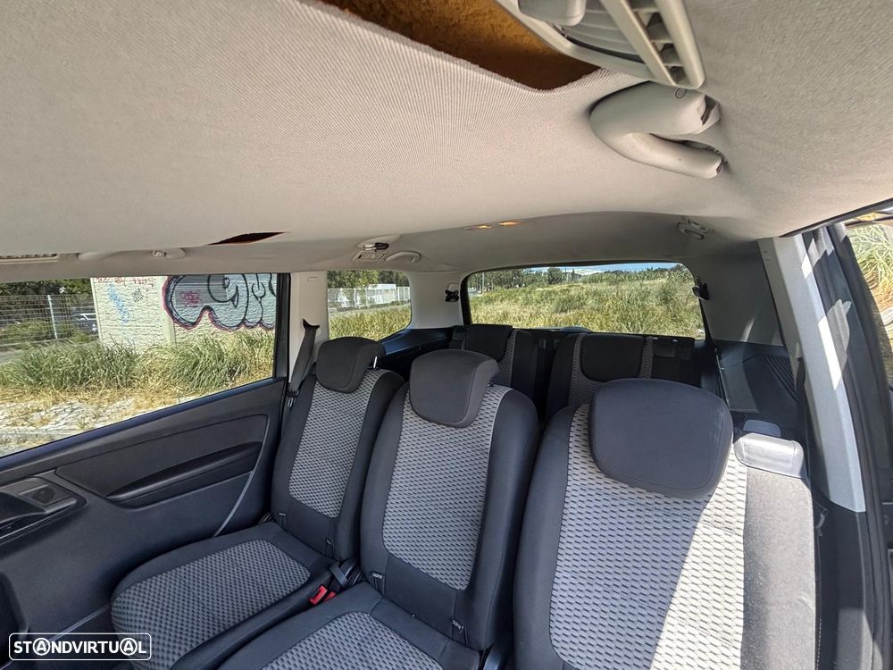 VW Sharan - 13
