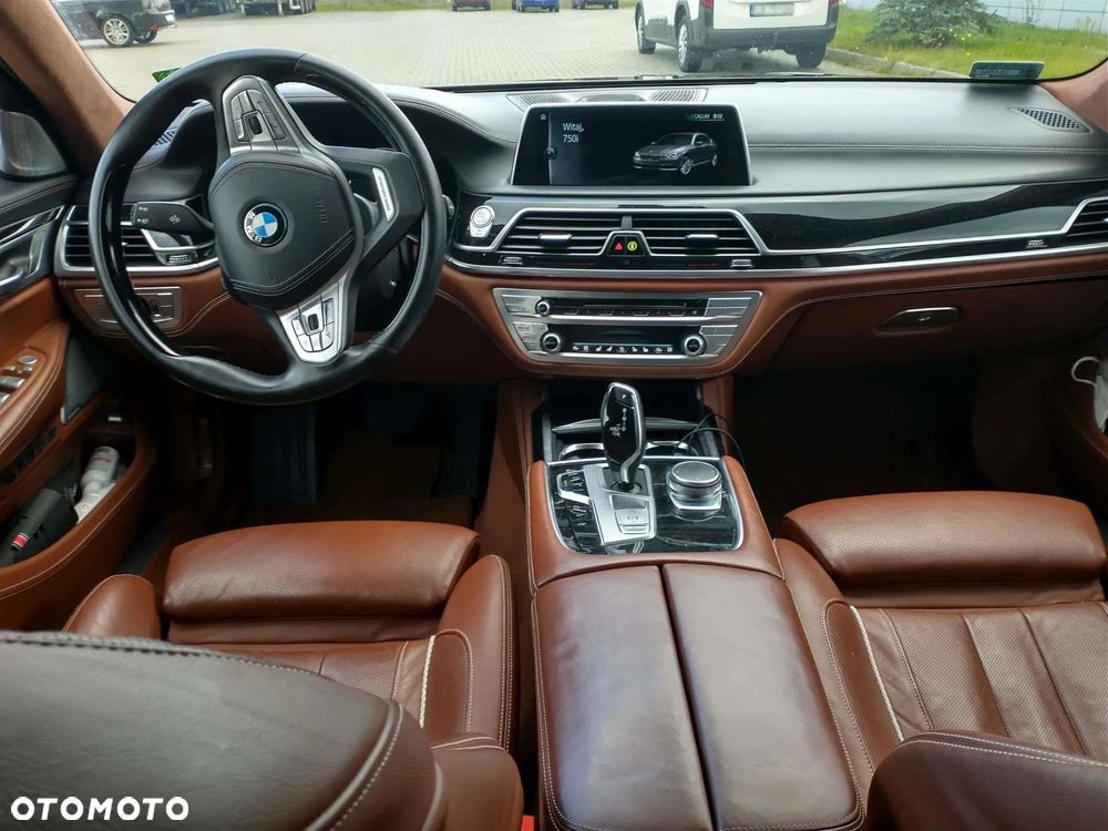 BMW Seria 7 750Li xDrive - 35