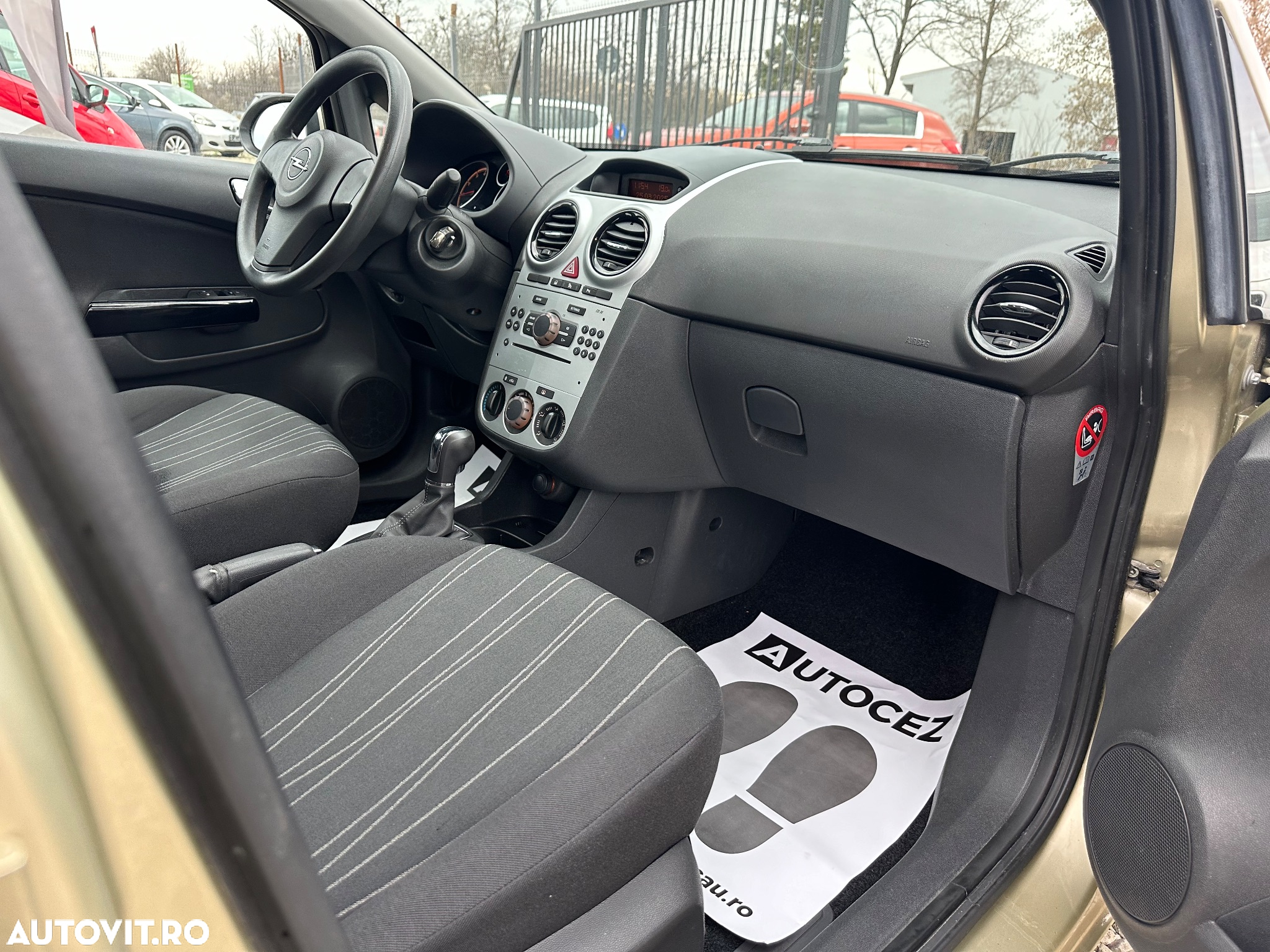 Opel Corsa 1.4i Aut Cosmo - 16