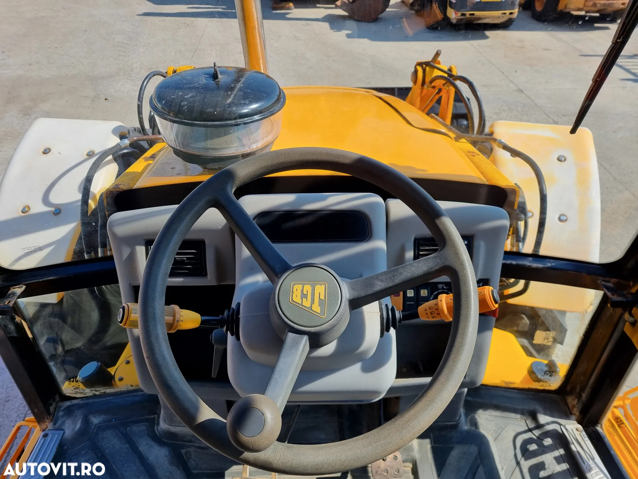 JCB 4CX - 14