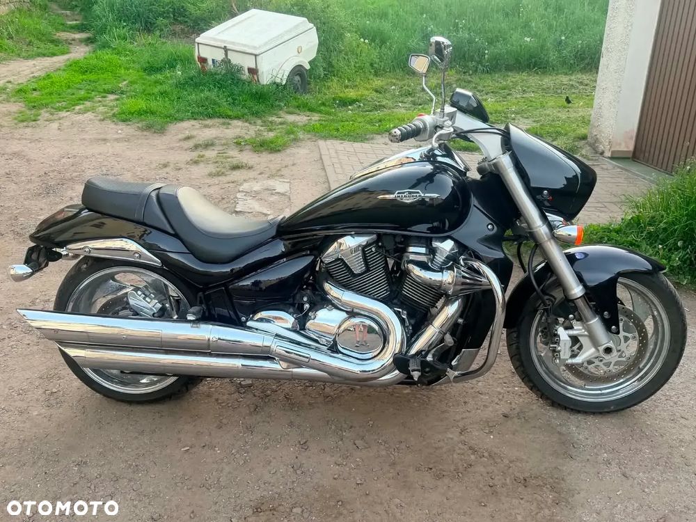 Suzuki Intruder - 1