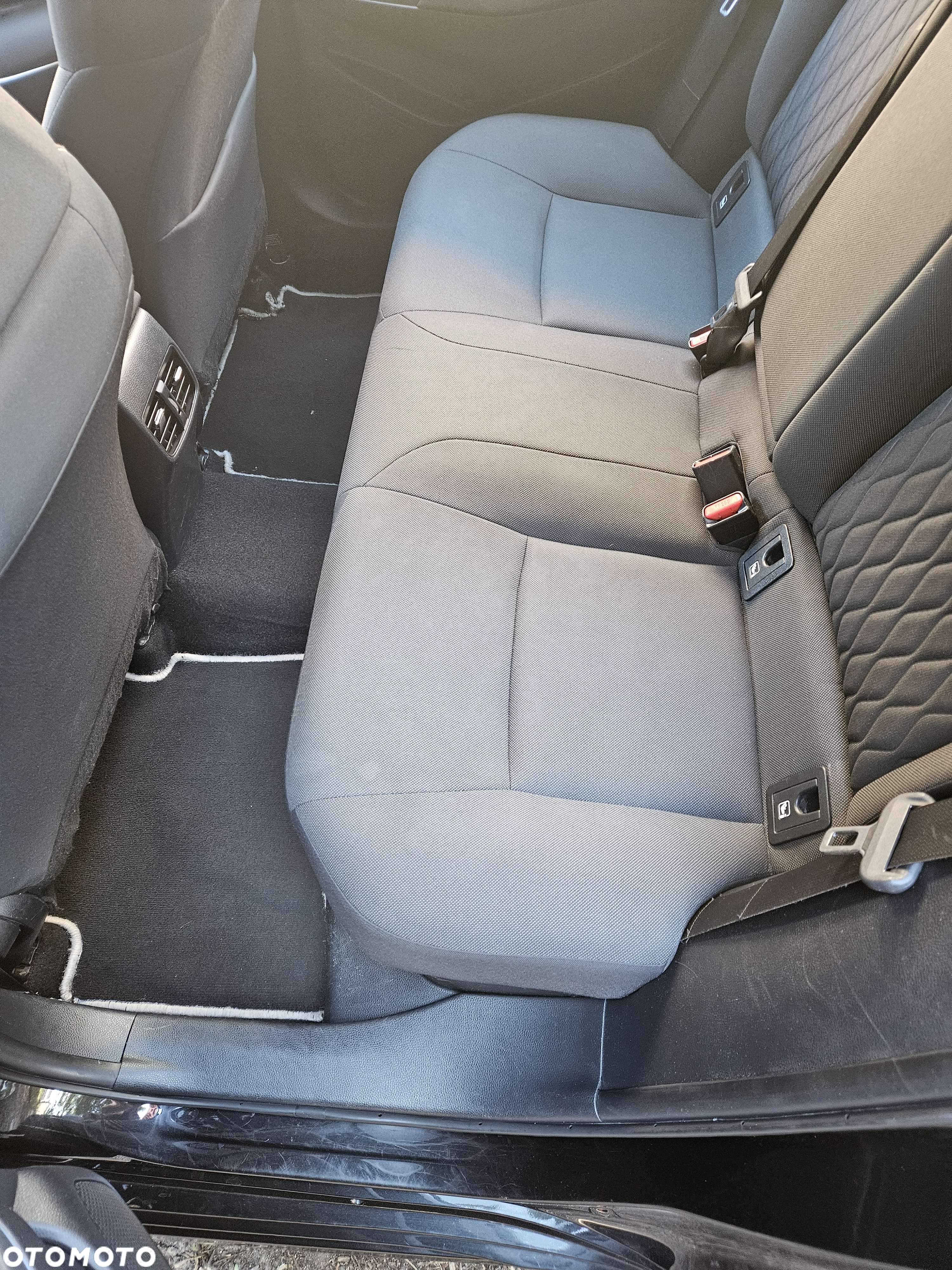 Toyota Corolla 1.8 Hybrid Comfort - 13