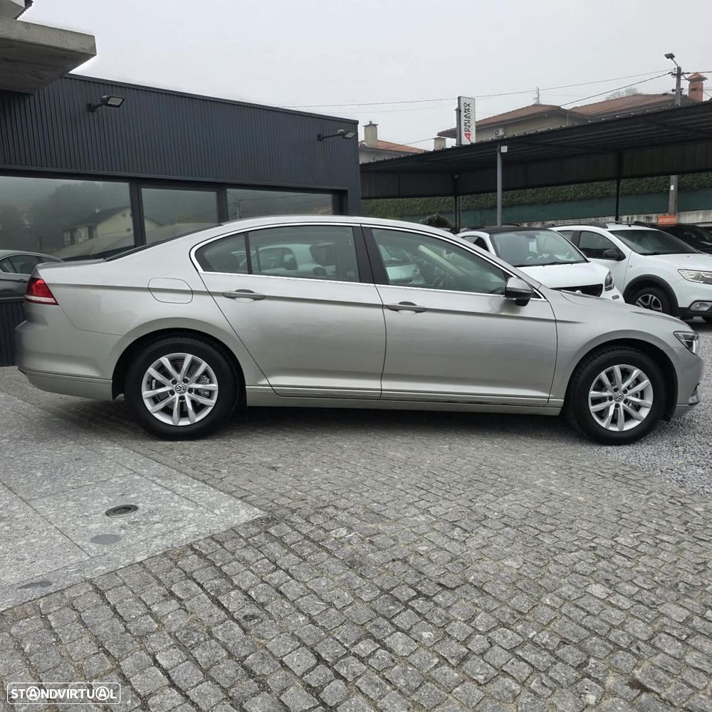VW Passat 2.0 TDI Confortline - 13