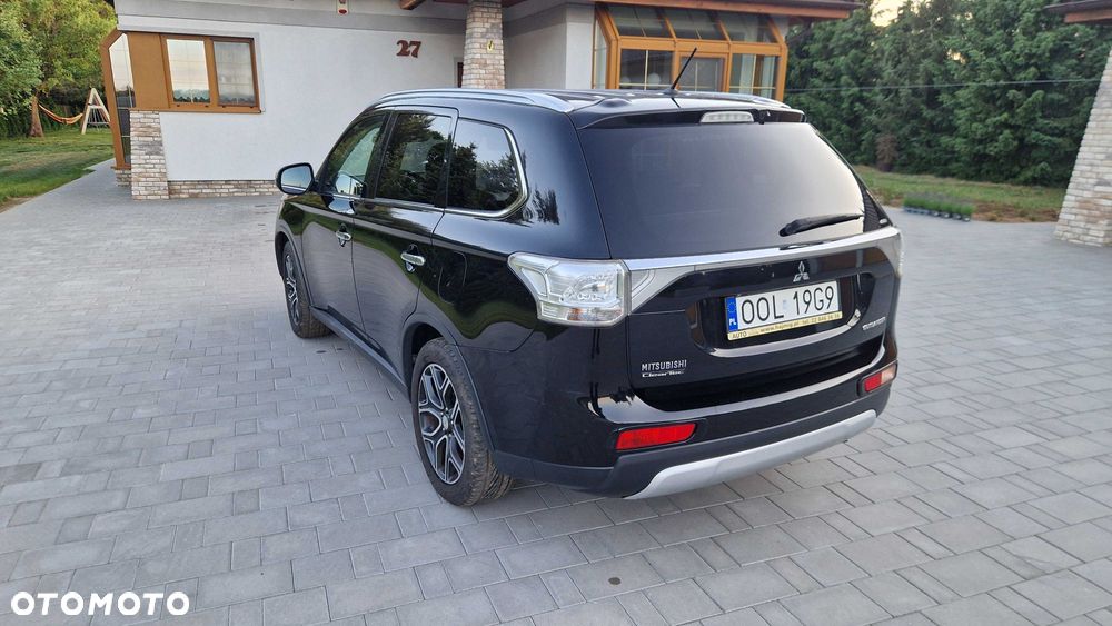 Mitsubishi Outlander - 3