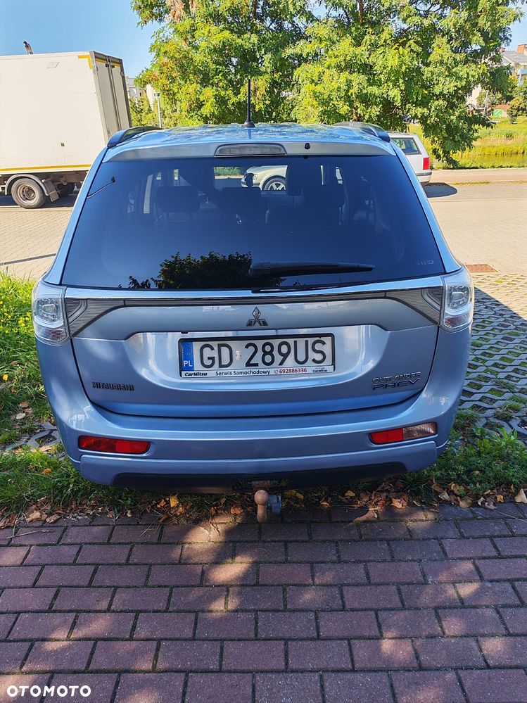 Mitsubishi Outlander - 4