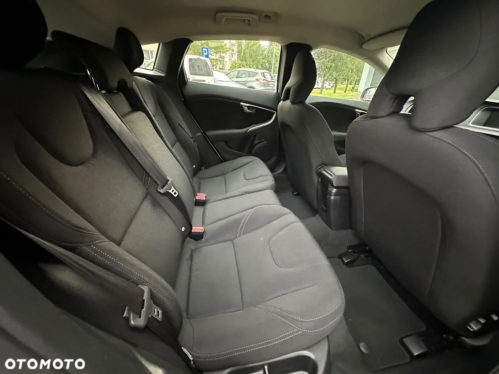 Volvo V40 D3 Drive-E R-Design Kinetic - 15
