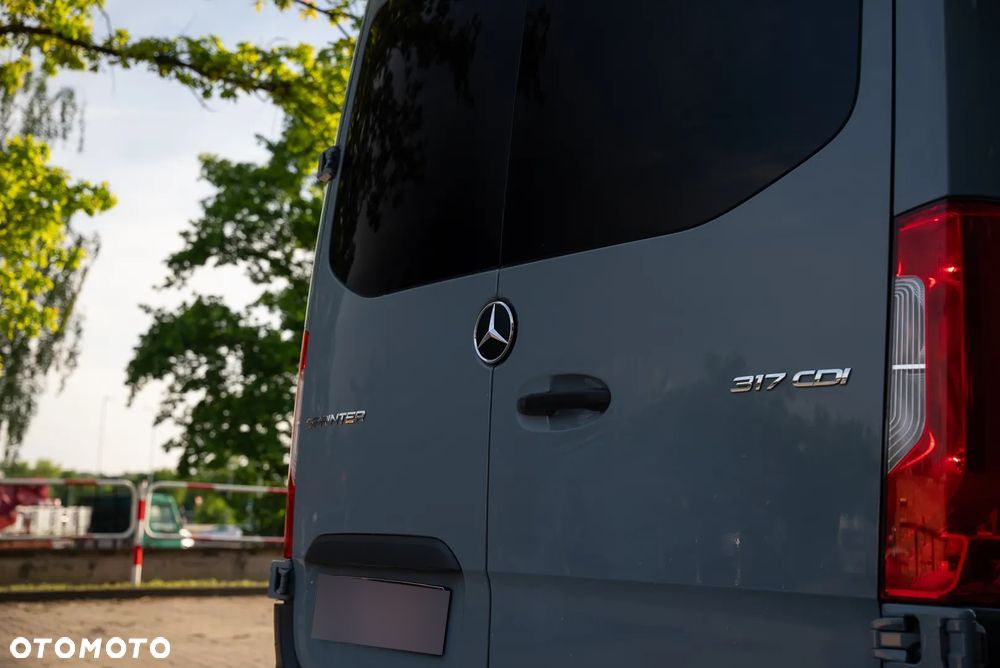 Mercedes-Benz Sprinter - 15