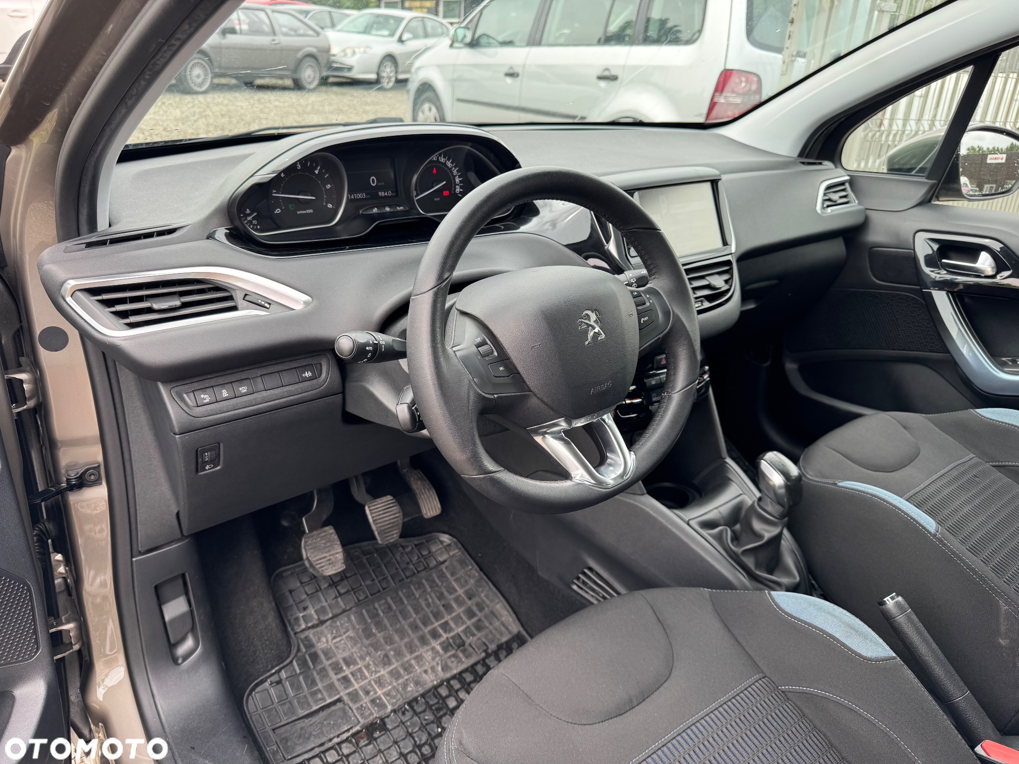 Peugeot 208 - 9