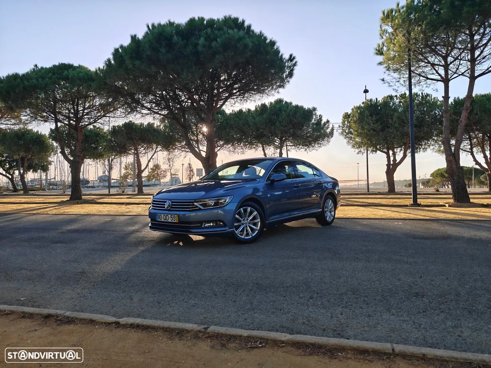 VW Passat 2.0 TDI Highline - 14