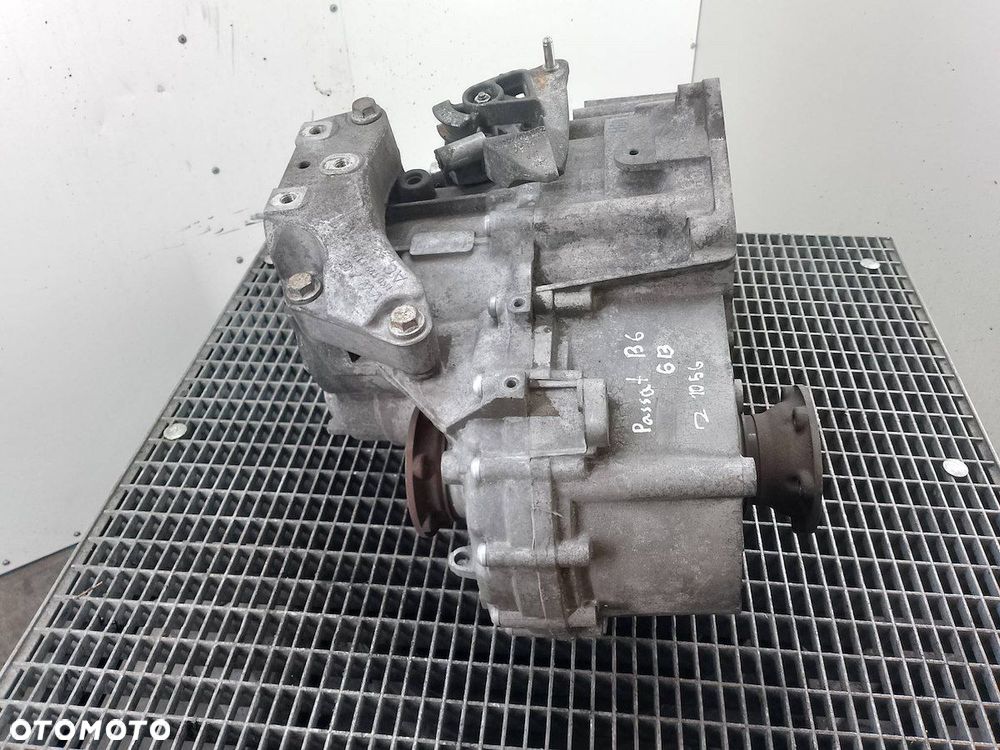 SKRZYNIA BIEGÓW MANUALNA VW PASSAT B6 HDV 2.0 TDI - 5