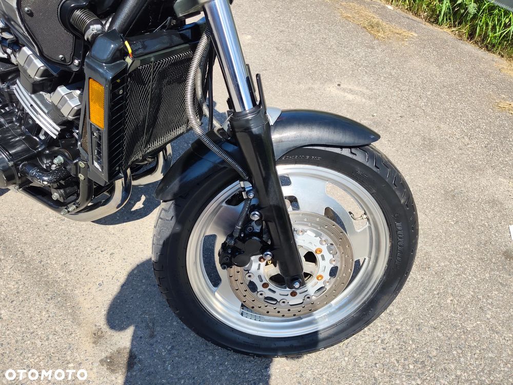 Yamaha Venture - 31