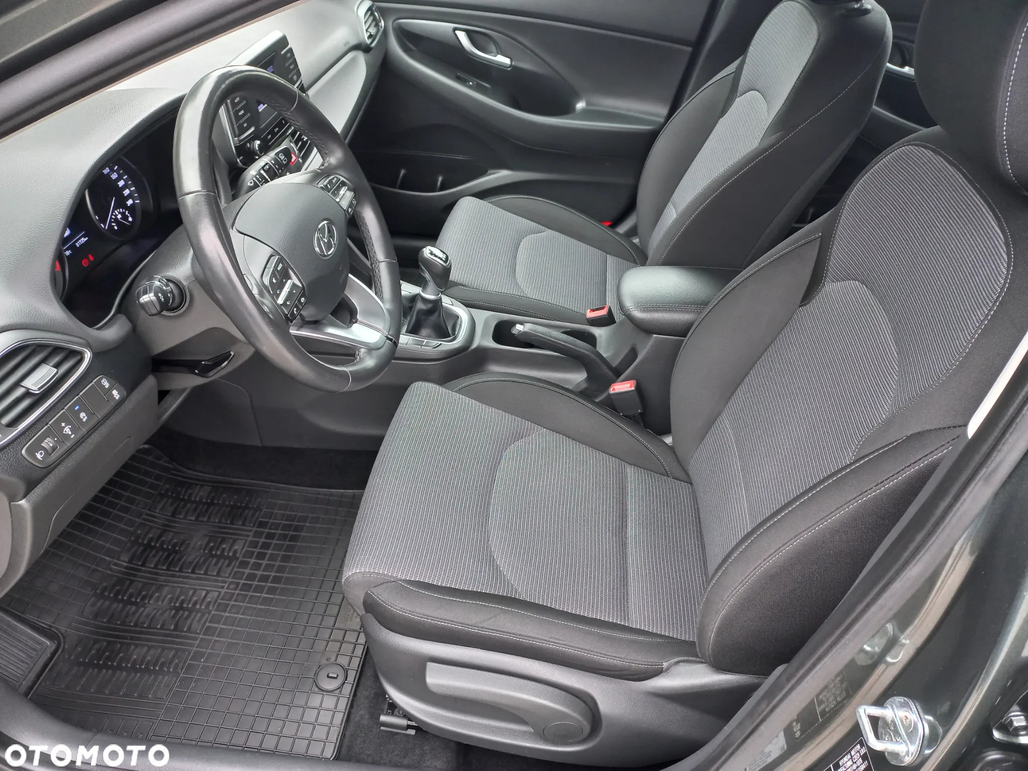 Hyundai i30 1.5 DPI Classic + - 4