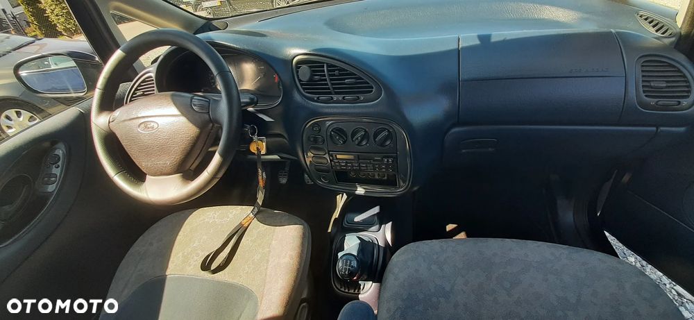 Ford Galaxy - 36