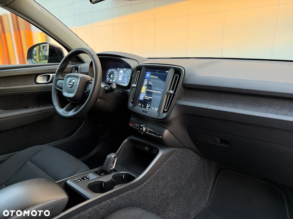 Volvo XC 40 T3 Momentum - 19