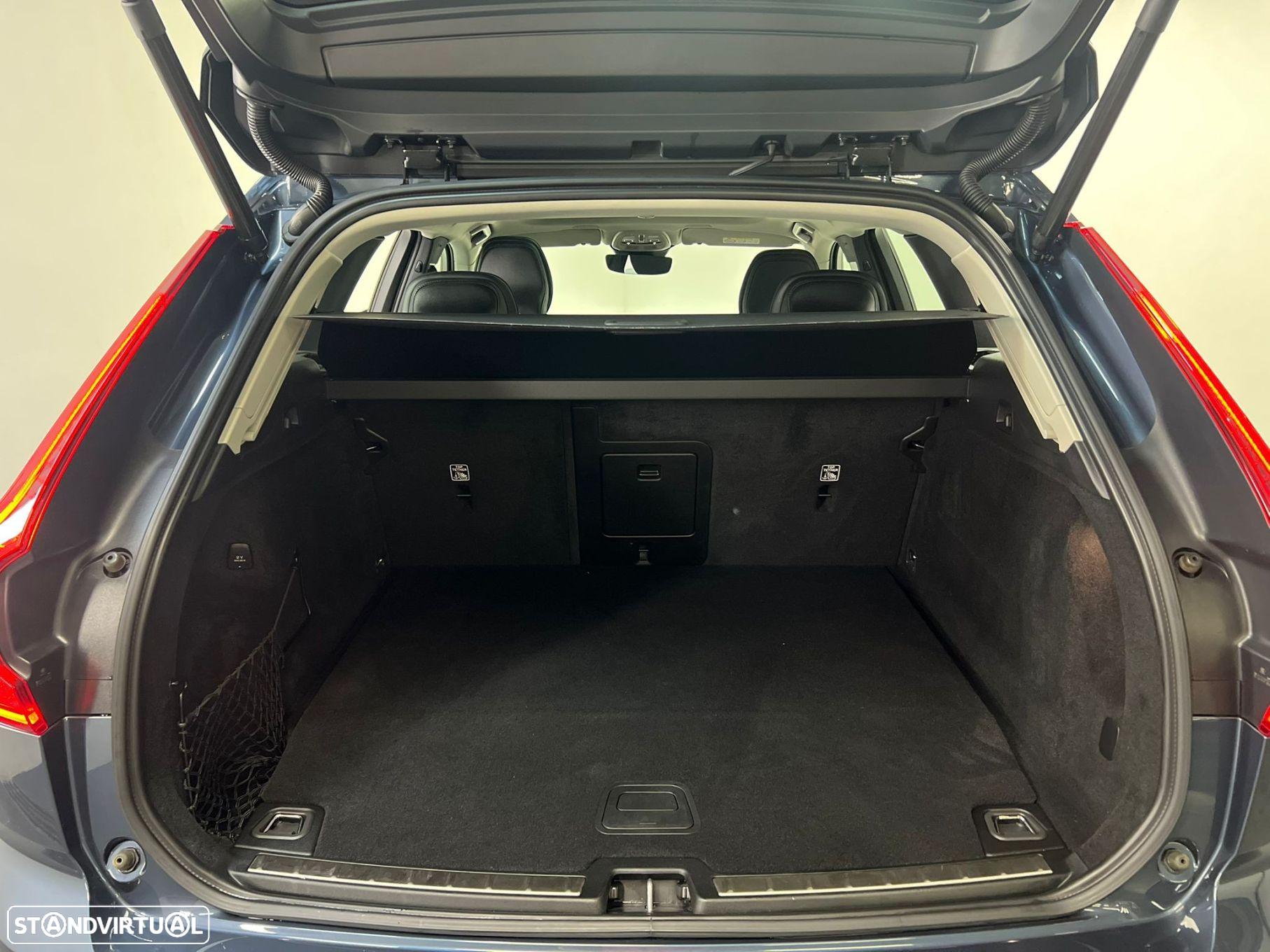 Volvo XC 60 2.0 T6 PHEV Inscription AWD - 22