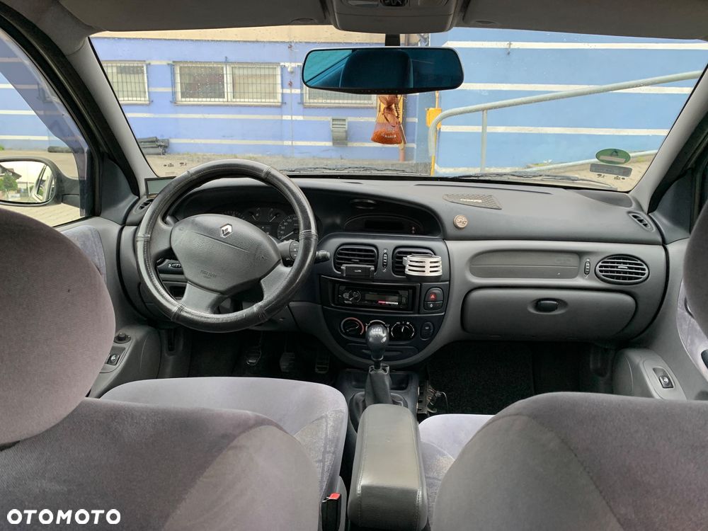 Renault Megane 1.4 RN 16V - 9