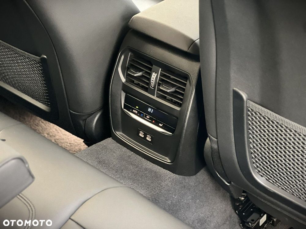 BMW Seria 3 320d xDrive Sport Line sport - 33